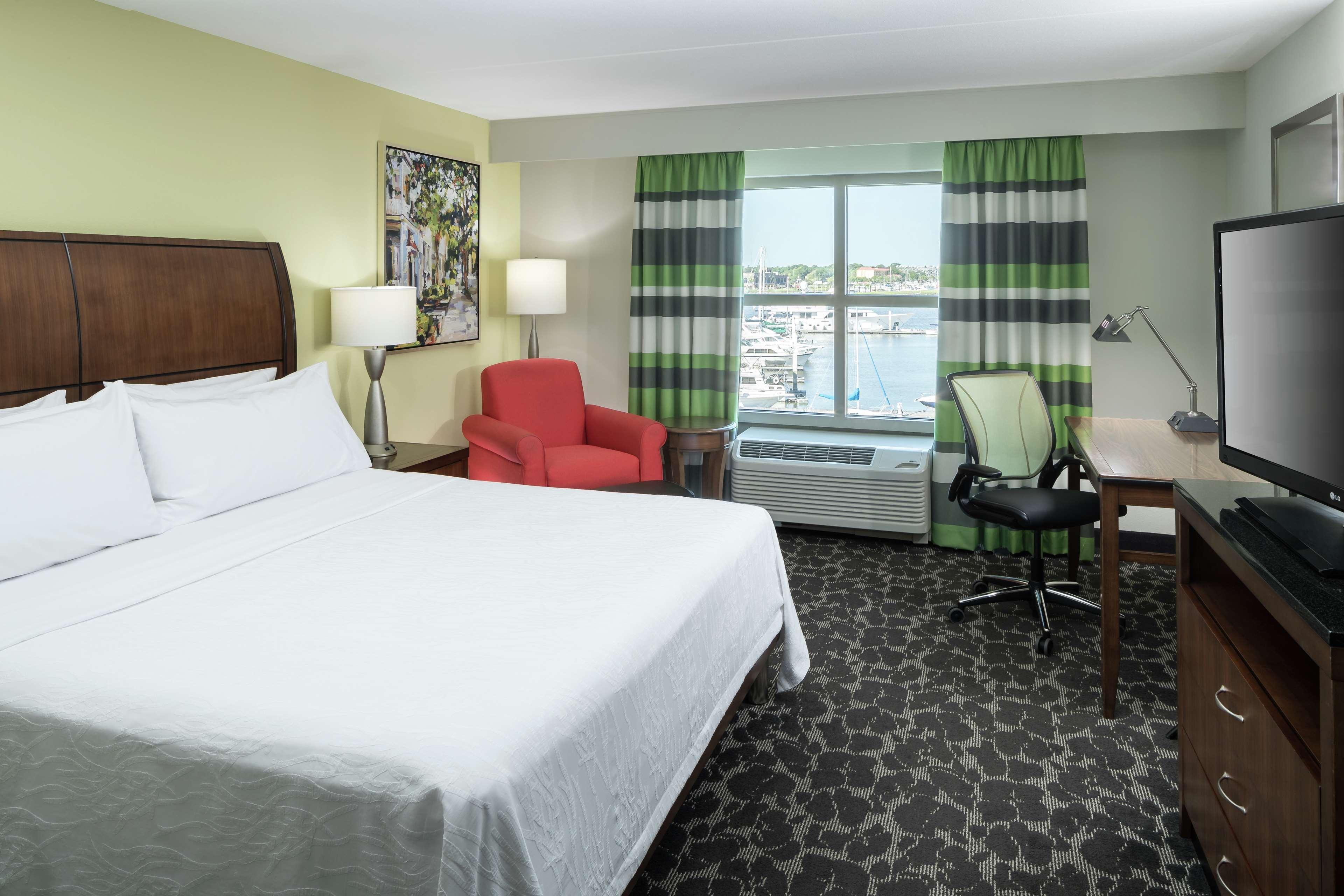 Hilton Garden Inn Charleston Waterfront/Downtown Екстериор снимка