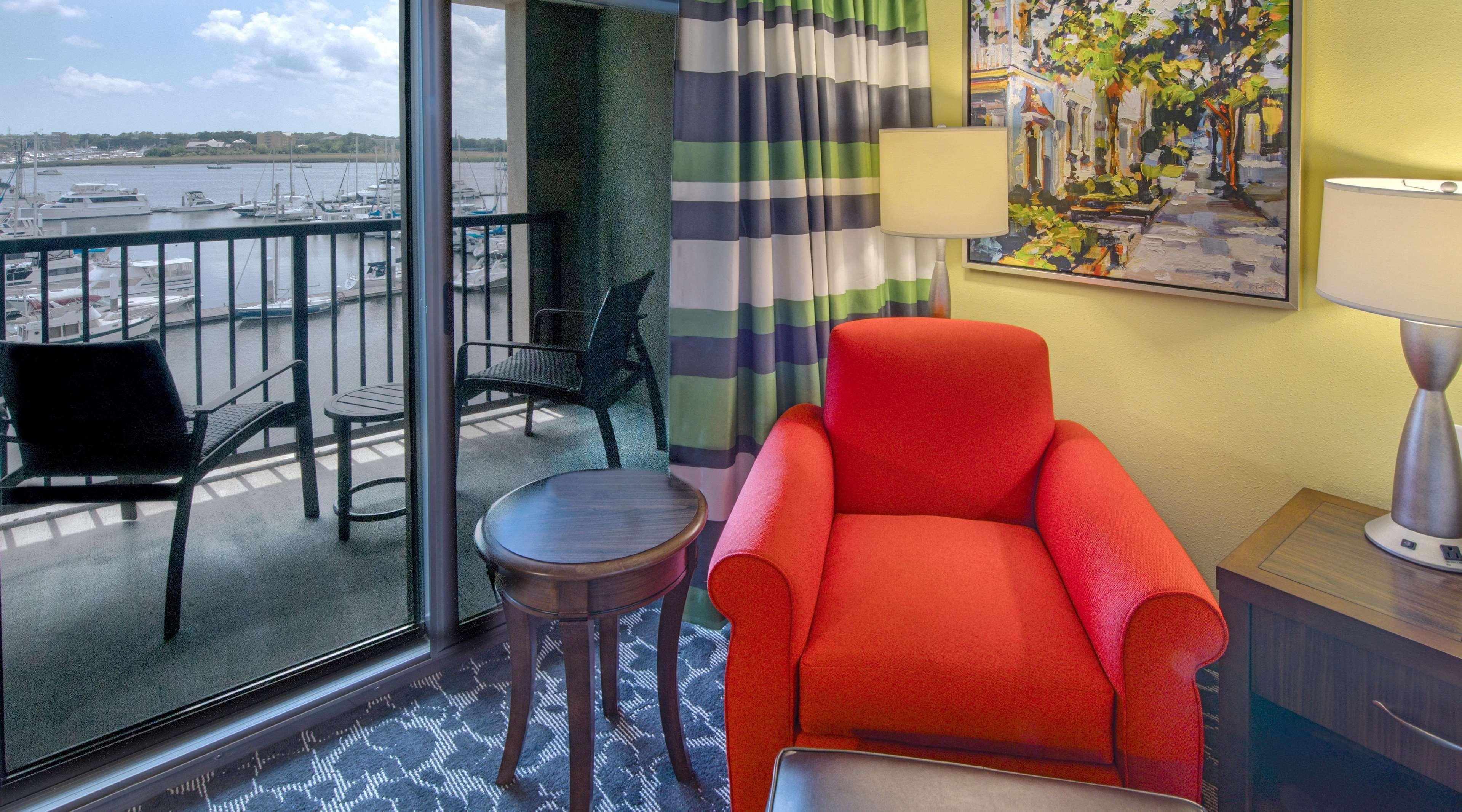 Hilton Garden Inn Charleston Waterfront/Downtown Екстериор снимка